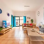 Tatil Evi Sunrise Surf House, Big Garden, Hot Tub, Parking, Super-fast Free Wi-fi *