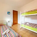Sunrise Surf House, Big Garden, Hot Tub, Parking, Super-fast Free Wi-fi Corralejo