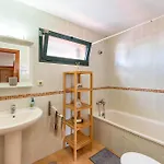 Sunrise Surf House, Big Garden, Hot Tub, Parking, Super-fast Free Wi-fi Tatil Evi *