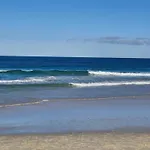 Tatil Evi Sunrise Surf House, Big Garden, Hot Tub, Parking, Super-fast Free Wi-fi