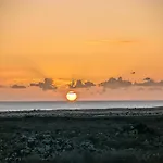 Sunrise Surf House, Big Garden, Hot Tub, Parking, Super-fast Free Wi-fi Tatil Evi