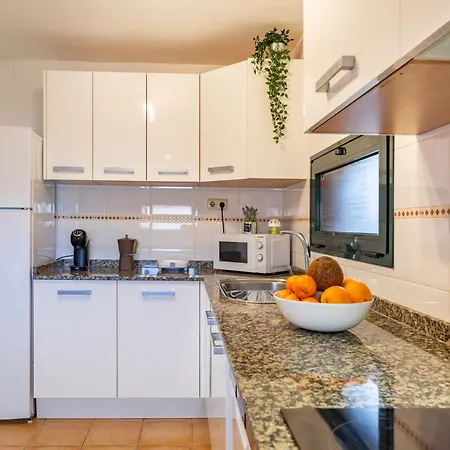 Sunrise Surf House, Big Garden, Hot Tub, Parking, Super-fast Free Wi-fi Dom wakacyjny *