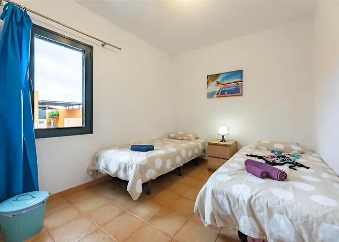 Vakantiehuis Sunrise Surf House, Big Garden, Hot Tub, Parking, Super-fast Free Wi-fi Corralejo