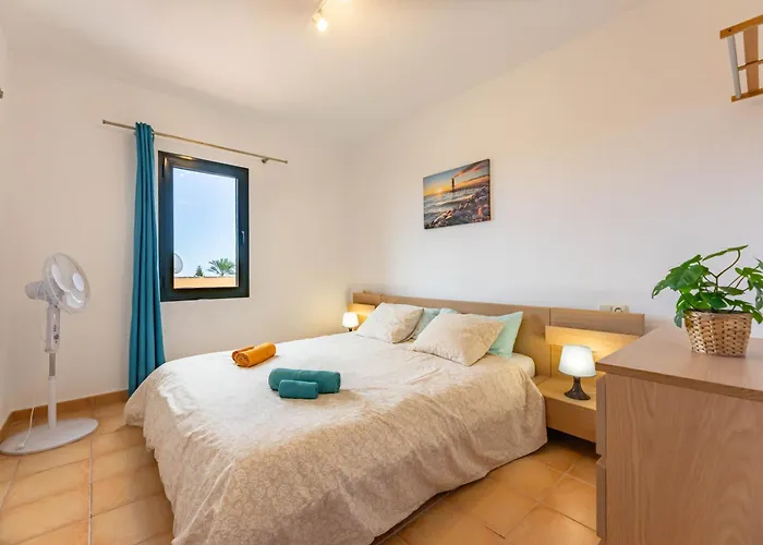 Sunrise Surf House, Big Garden, Hot Tub, Parking, Super-fast Free Wi-fi Corralejo