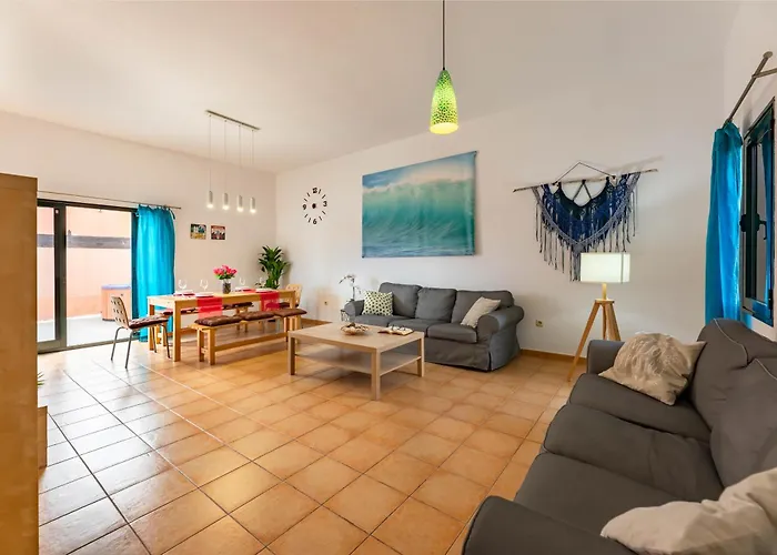 Sunrise Surf House, Big Garden, Hot Tub, Parking, Super-fast Free Wi-fi Vakantiehuis