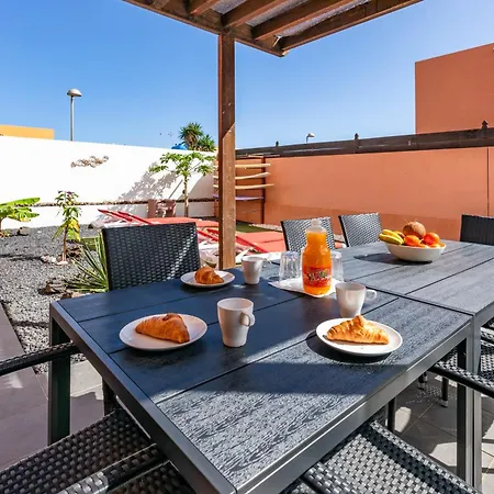 Sunrise Surf House, Big Garden, Hot Tub, Parking, Super-fast Free Wi-fi