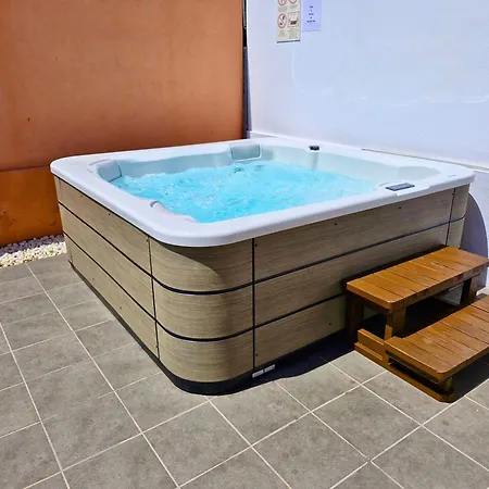 Sunrise Surf House, Big Garden, Hot Tub, Parking, Super-fast Free Wi-fi * 科拉雷侯